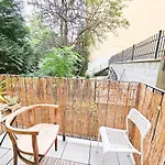 Atmosphere - Modern Flat With Balcony プラハ