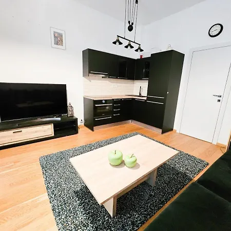 Atmosphere - Modern Flat With Balcony Praha