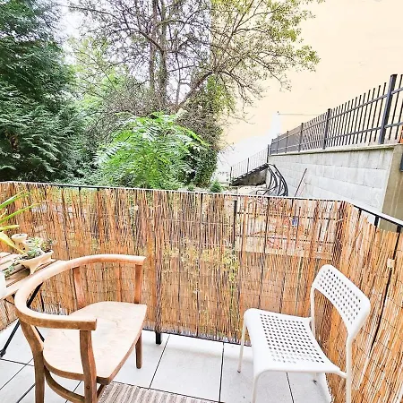 Atmosphere - Modern Flat With Balcony Praha