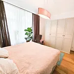 아파트 Atmosphere - Modern Flat With Balcony